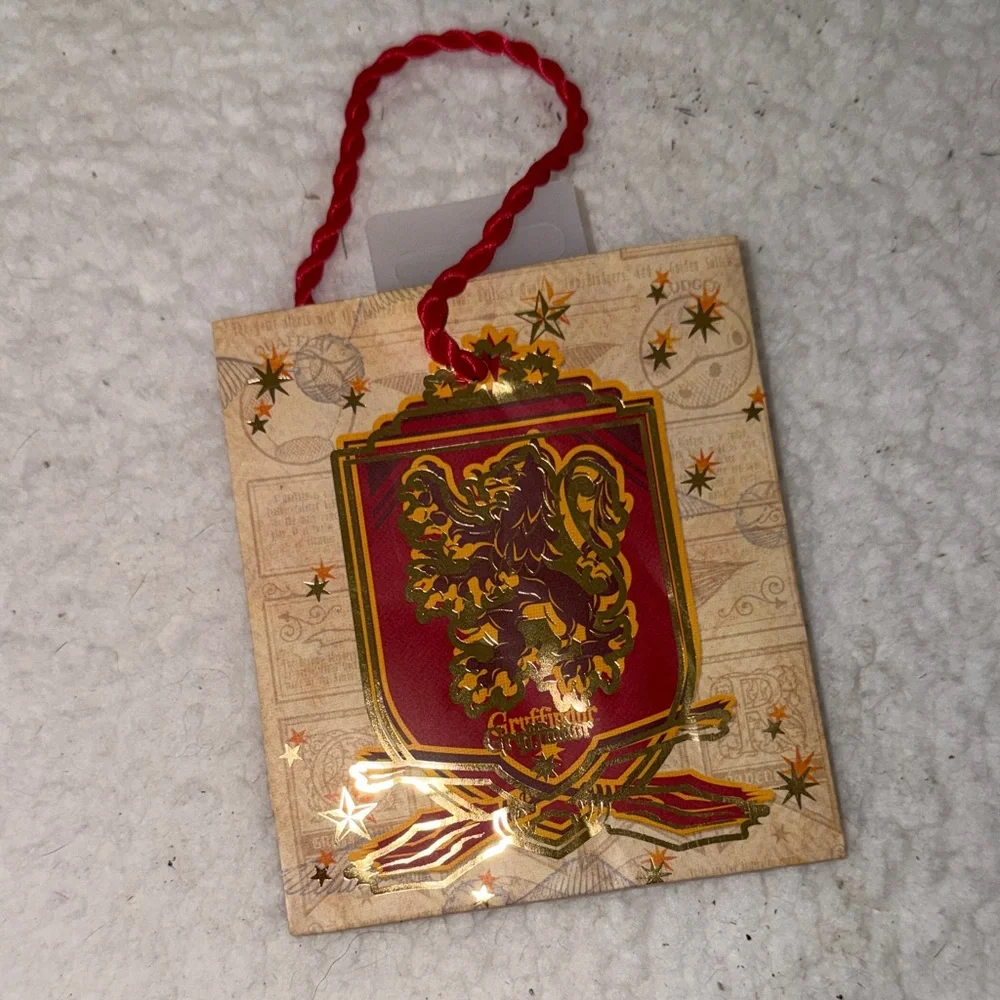 Gryffindor Crest Gift Bag Harry Potter By Hallmark Small‎ 4” x 5”